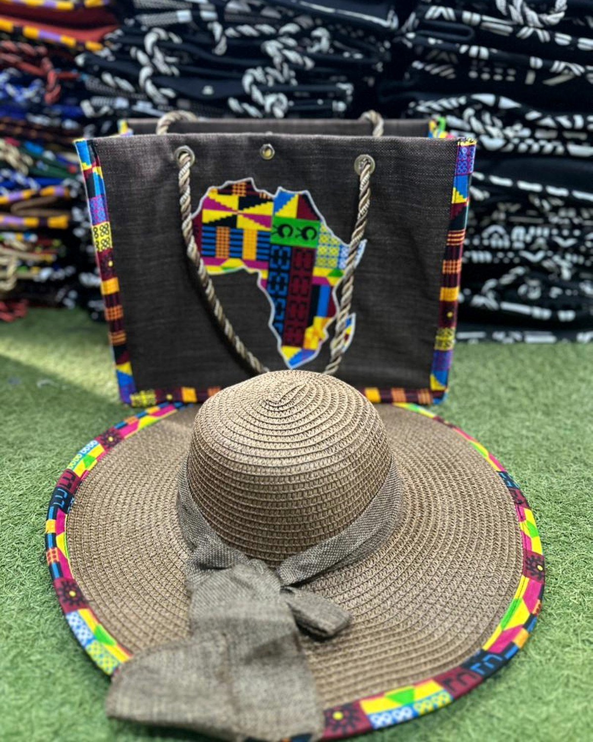 Ensemble Afrique Brun Kente